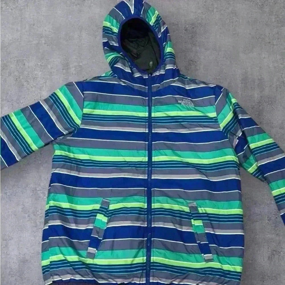 The North Face reversible snow and rain jacket boys - Picture 8 of 11